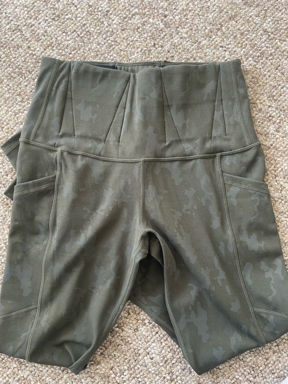 High-Waist Conceal Carry Firearm Leggings with Phone Pocket - Black and Camo - Picture 4 of 5